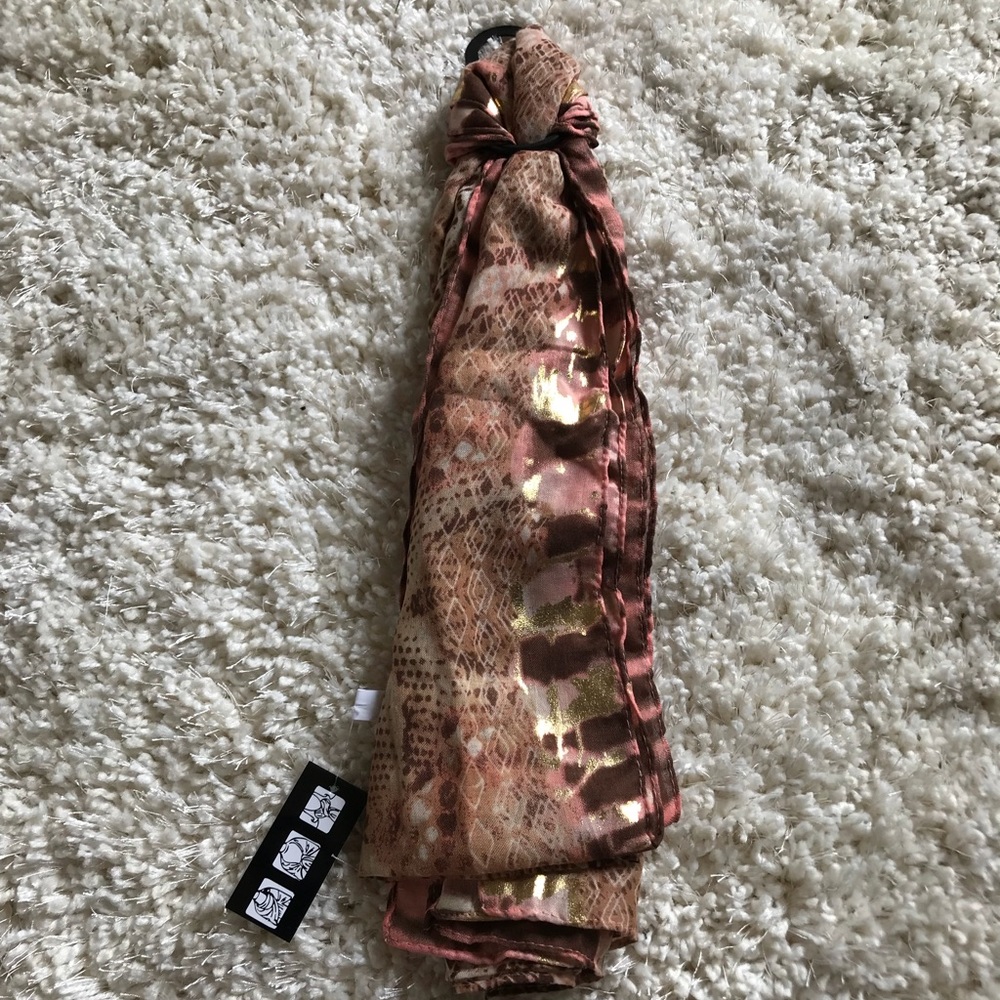 Patterned scarf